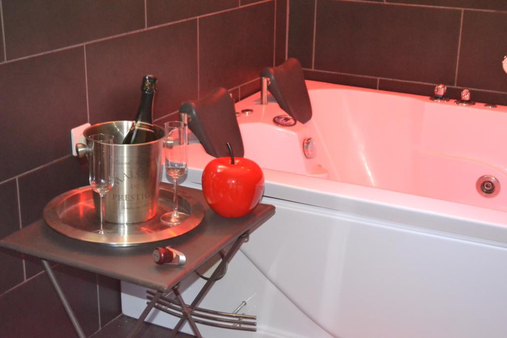Mas Les Filaos Hotell Carpentras Exteriör bild