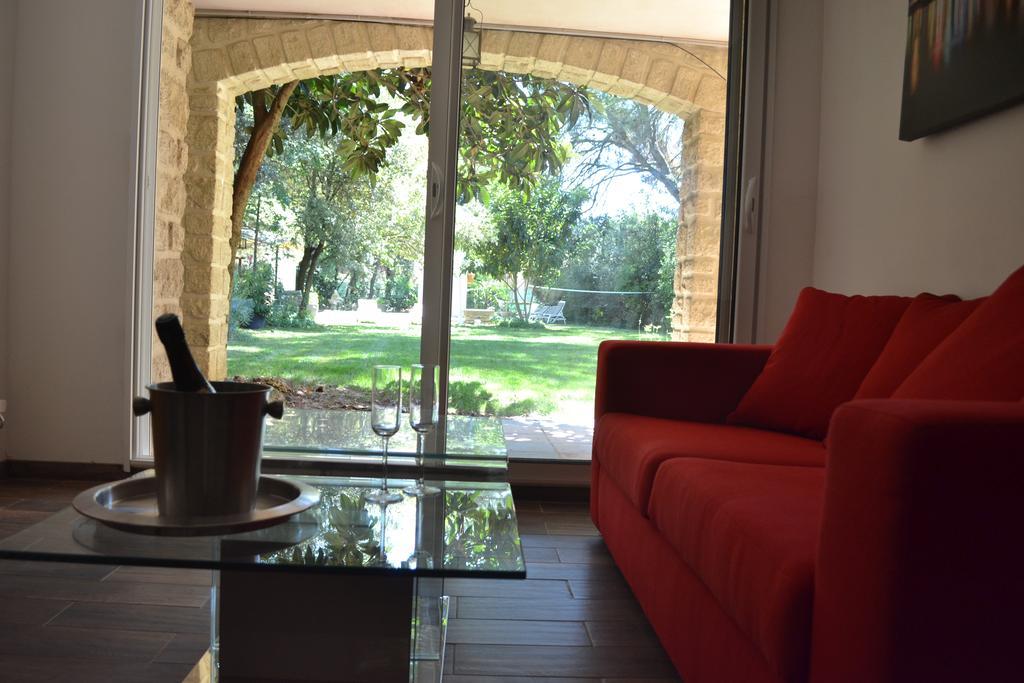 Mas Les Filaos Hotell Carpentras Exteriör bild