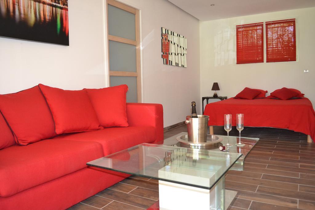 Mas Les Filaos Hotell Carpentras Exteriör bild